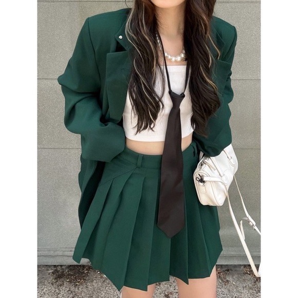 Blazer - Picture 3 of 5